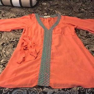 Altar’d State Tunic with cold shoulder sleeves